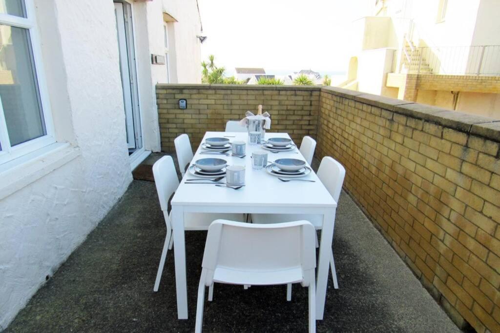 Plas Darien-3 Bed Apt- Sea Views - Sleeps 5 Trearddur Luaran gambar
