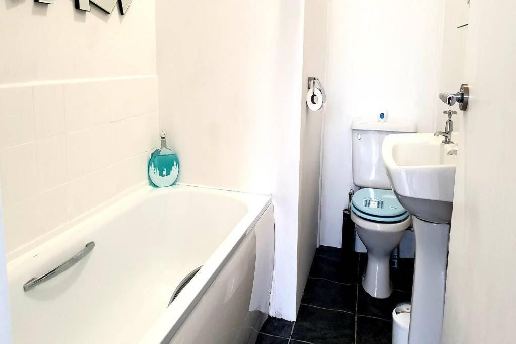 Plas Darien-3 Bed Apt- Sea Views - Sleeps 5 Trearddur Luaran gambar