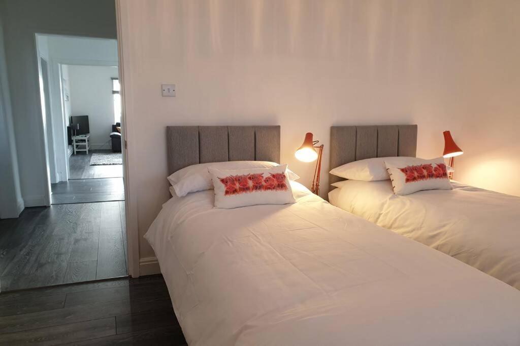 Plas Darien-3 Bed Apt- Sea Views - Sleeps 5 Trearddur Luaran gambar