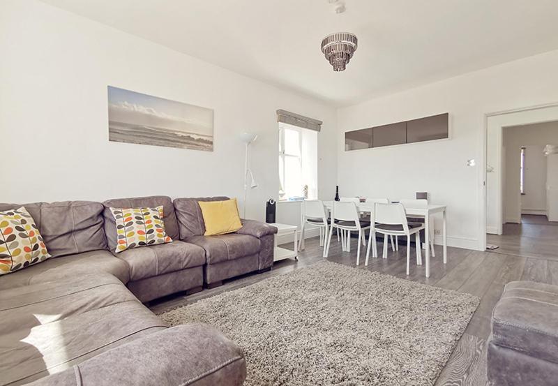 Plas Darien-3 Bed Apt- Sea Views - Sleeps 5 Trearddur Luaran gambar